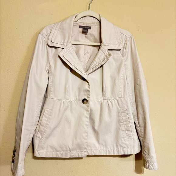 Ann Taylor Jackets & Blazers - Ann Taylor Cream Short Trench Coat with Tailored Fit and Notched Lapel Size XL